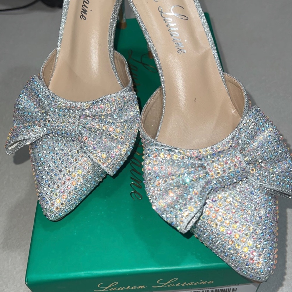 Most gorgeous heels ever with Swarovski crystals size 9